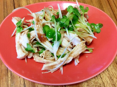 うちのおかず　サラダチキンの梅とカイワレ和え